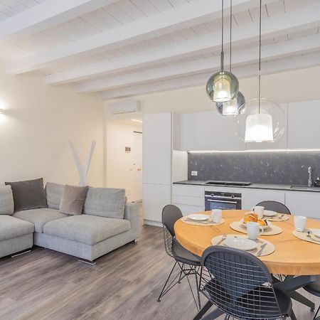Modern & Stylish Apartment In Como City By Rent All קומו מראה חיצוני תמונה