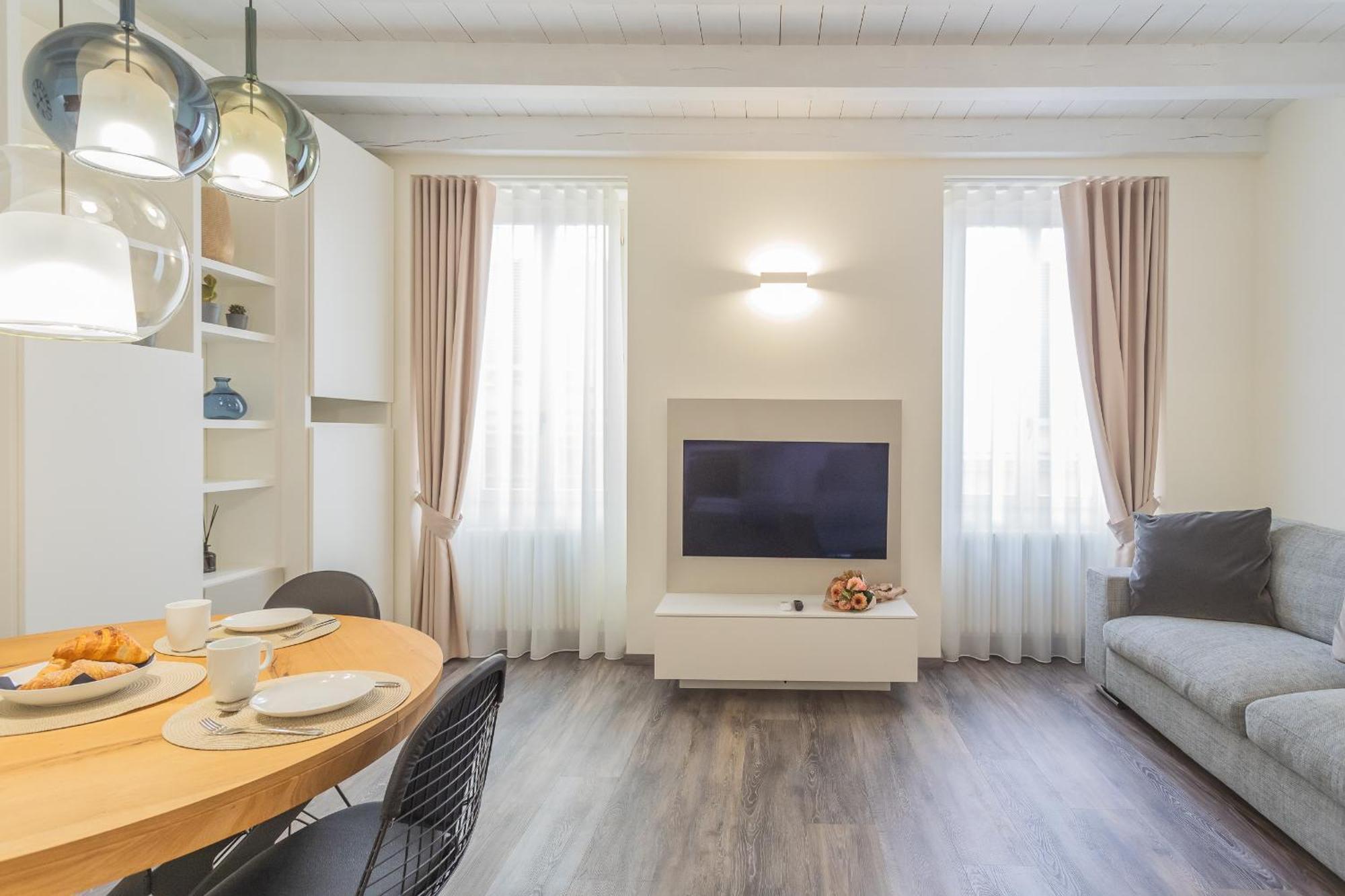 Modern & Stylish Apartment In Como City By Rent All קומו מראה חיצוני תמונה