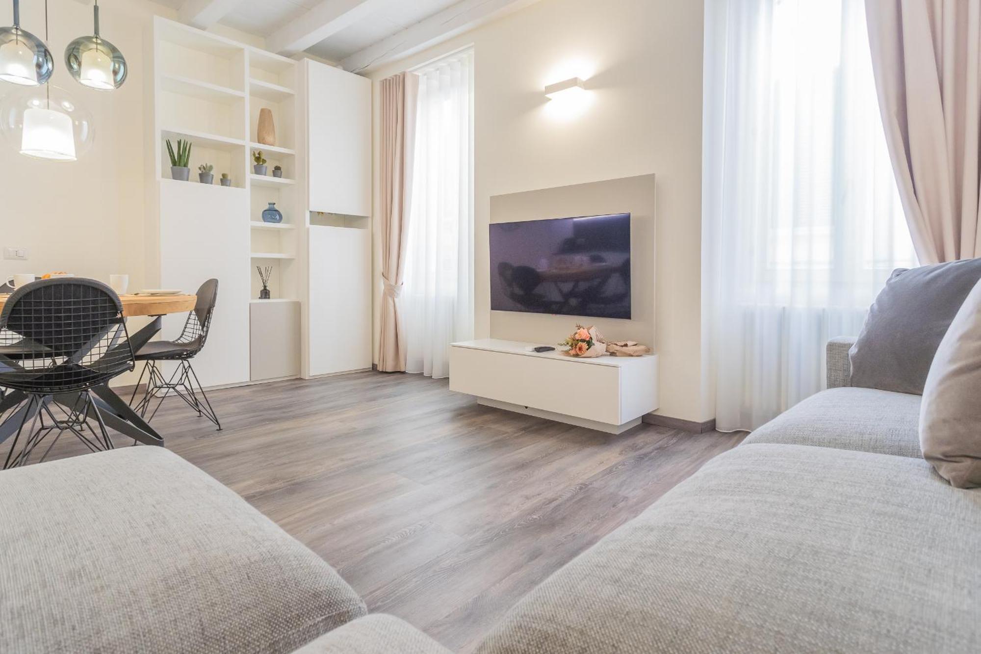 Modern & Stylish Apartment In Como City By Rent All קומו מראה חיצוני תמונה